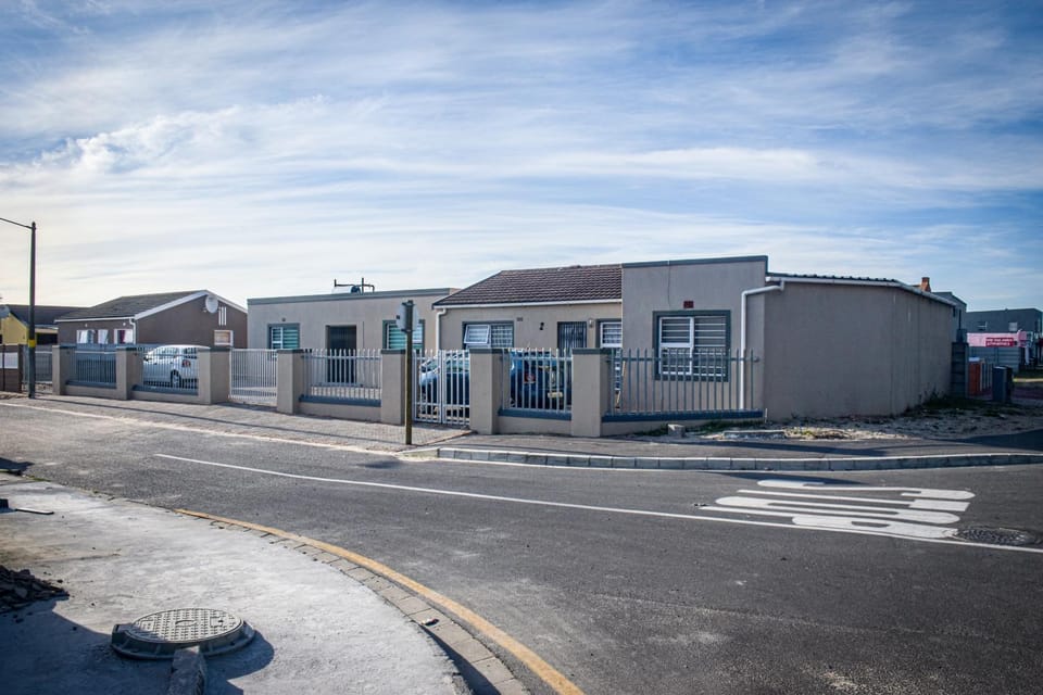 Sir Galahad Flatlet 2 in Camelot Apartment in Cape Town