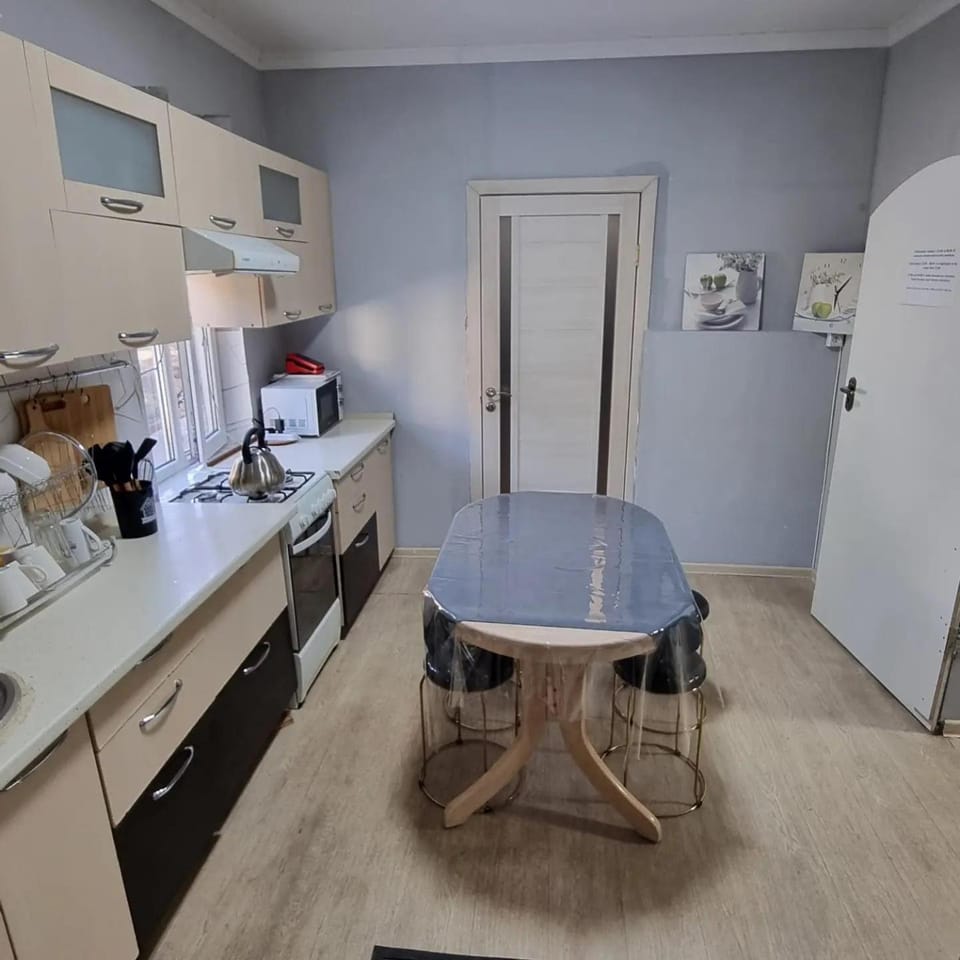 Kitchen or kitchenette, Communal kitchen