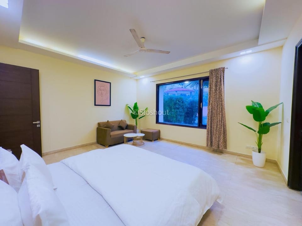 Luxotica Greens - 6 BHK Luxury Villa in Chattarpur Villa in New Delhi