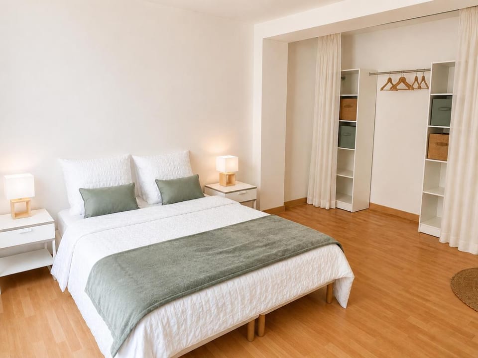 Bed, Photo of the whole room, Bedroom, wardrobe