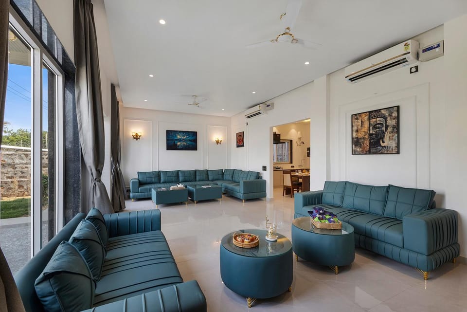 ELIVAAS Signature JP Farmstay 5-BHK Retreat with Kids' Room, Bar Area & Sit-out Villa in Haryana