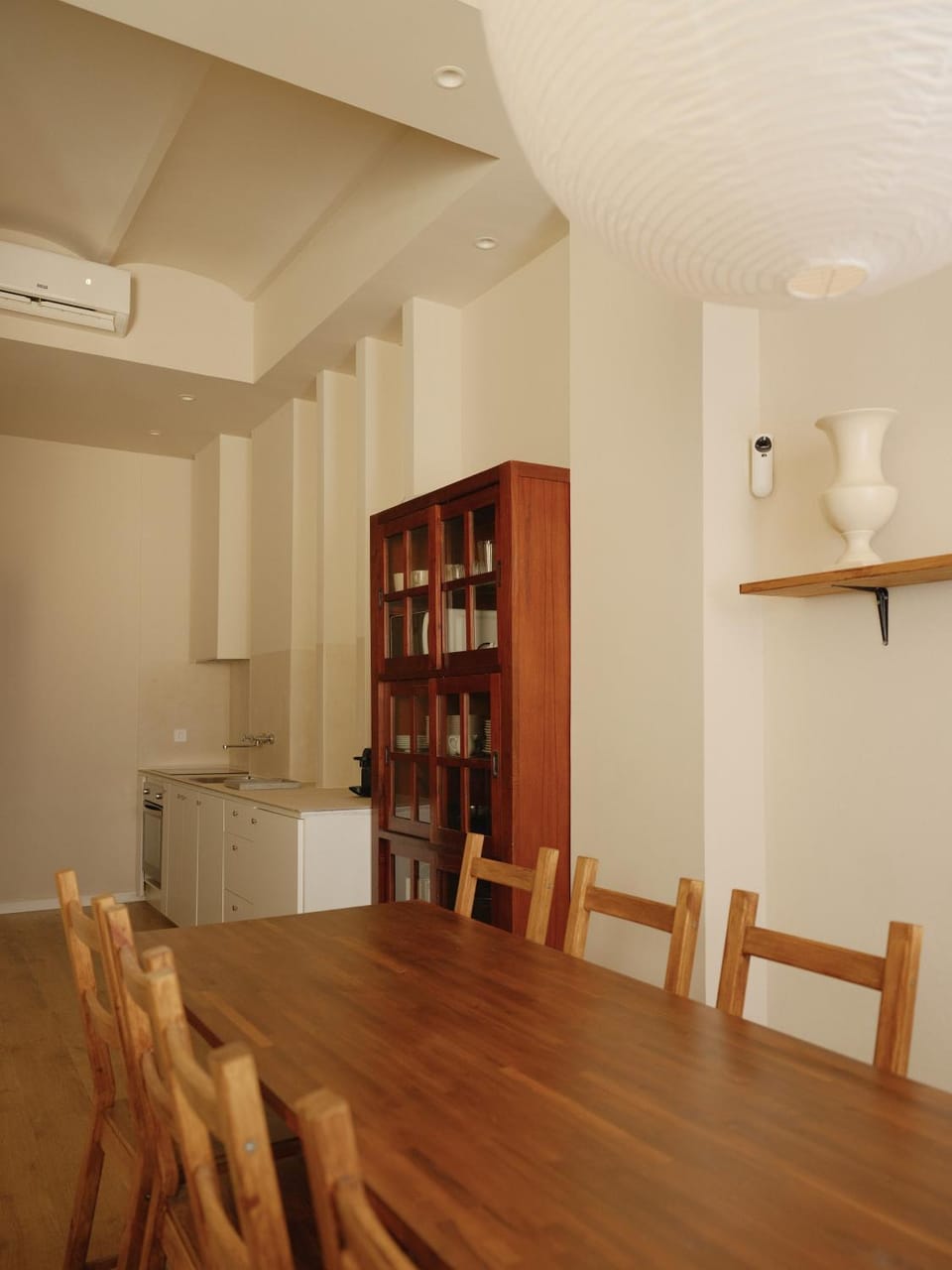 Kitchen or kitchenette, Living room, Seating area, Dining area, air conditioner
