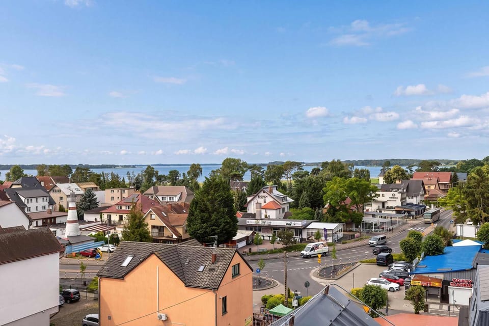 Sea view, Location