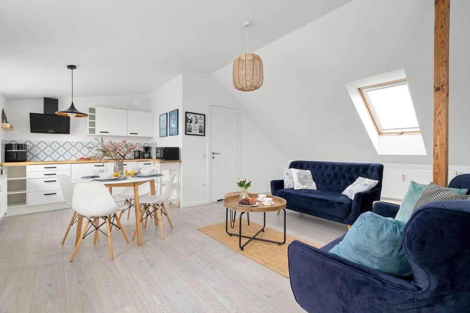 Kitchen or kitchenette, Seating area