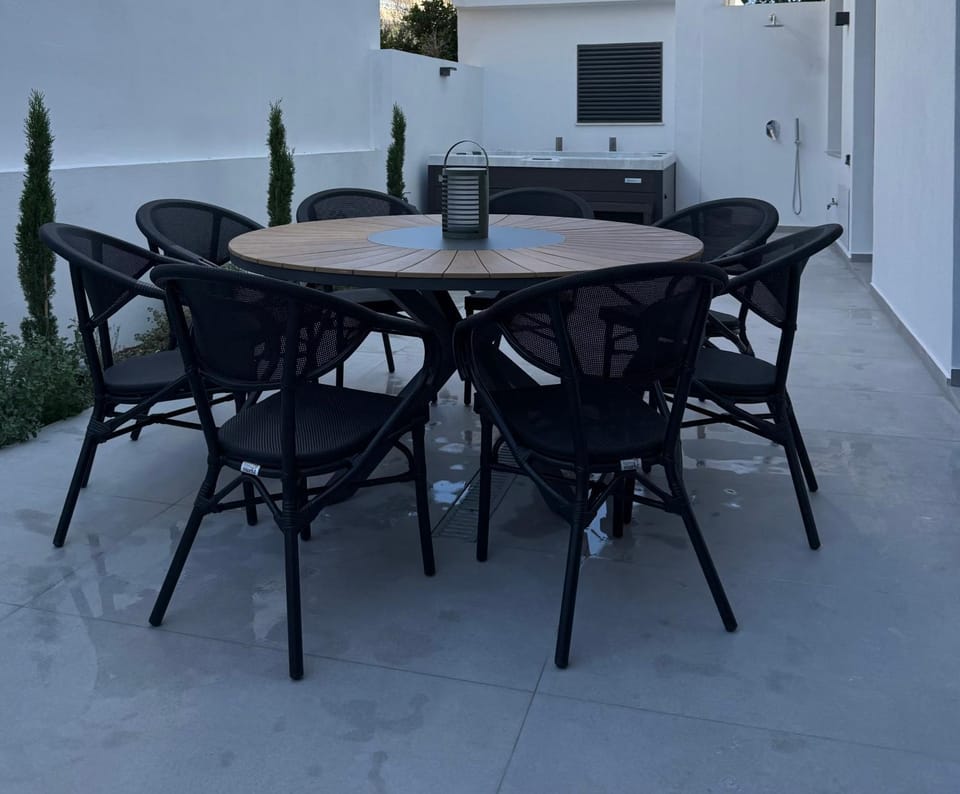 Balcony/Terrace, Seating area, Inner courtyard view