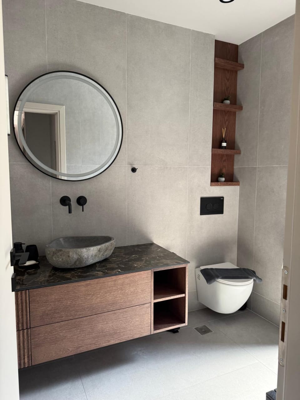 Toilet, Bathroom