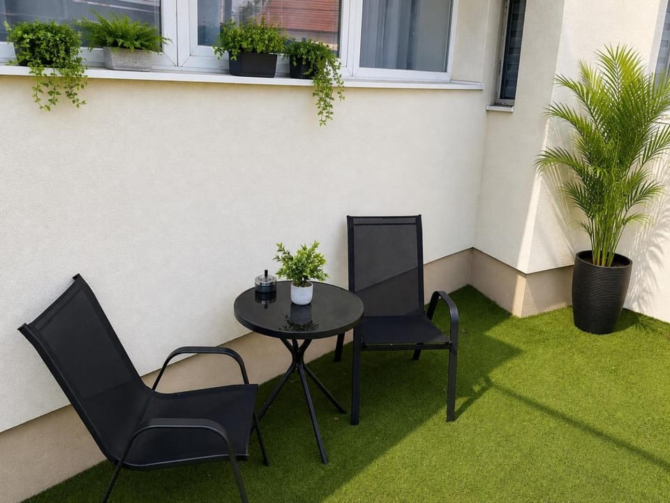 Patio, Garden, Balcony/Terrace, Seating area, Garden view