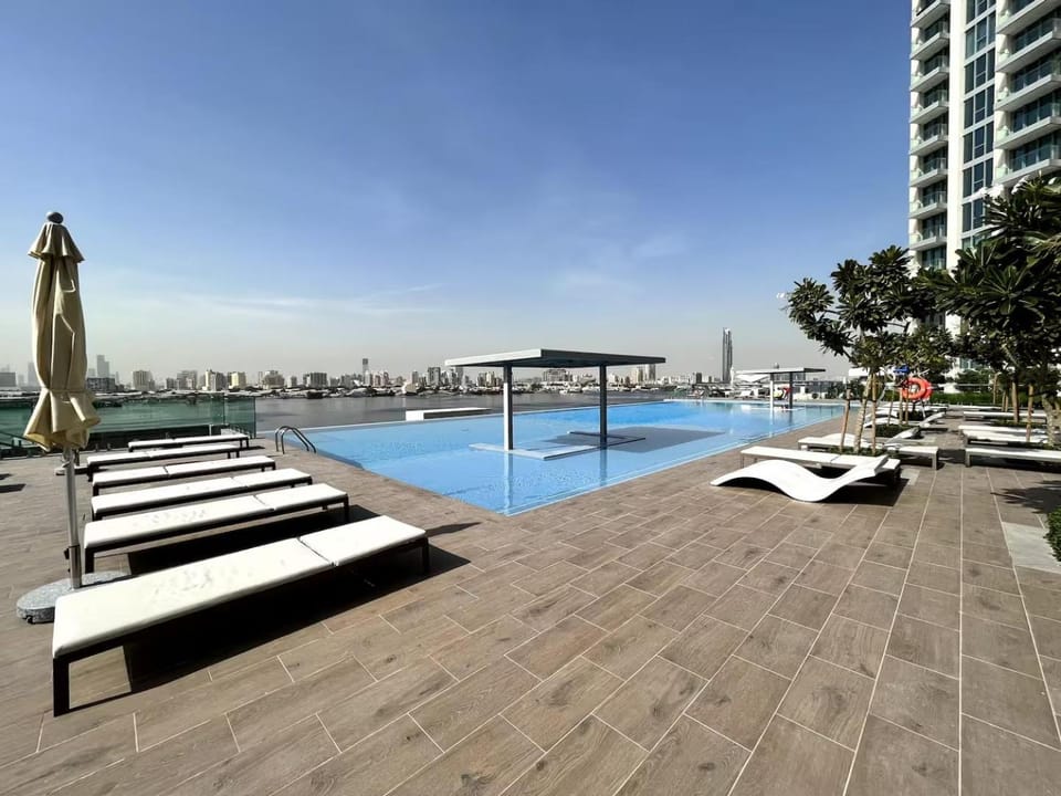 Day, Pool view, Swimming pool, sunbed