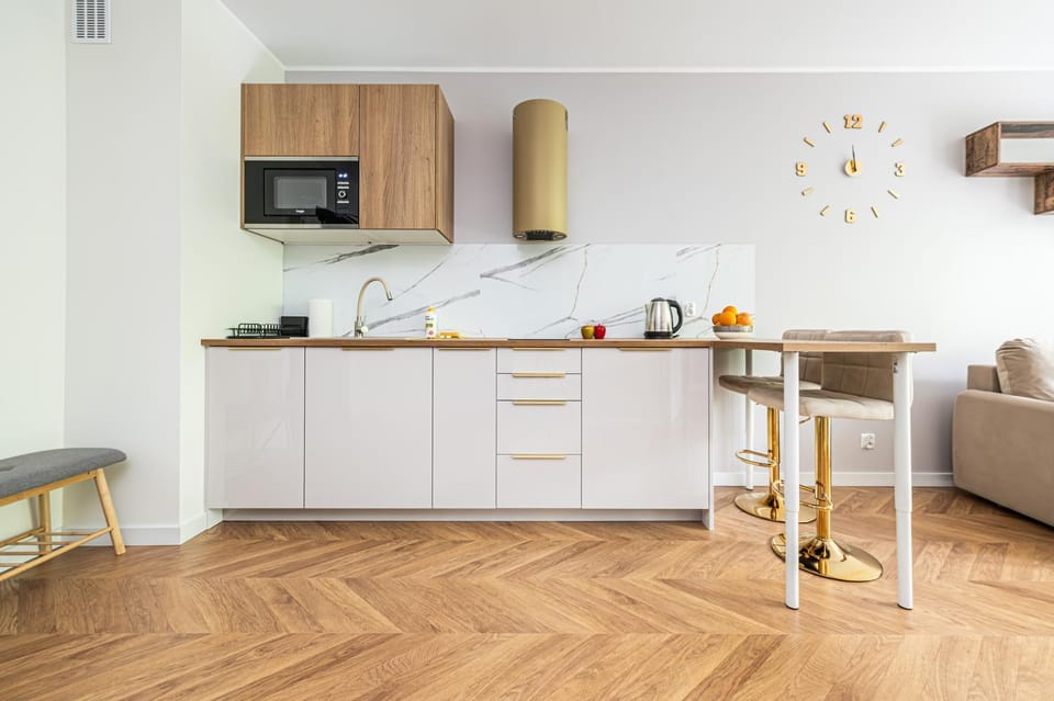 Kitchen or kitchenette, Dining area, stove