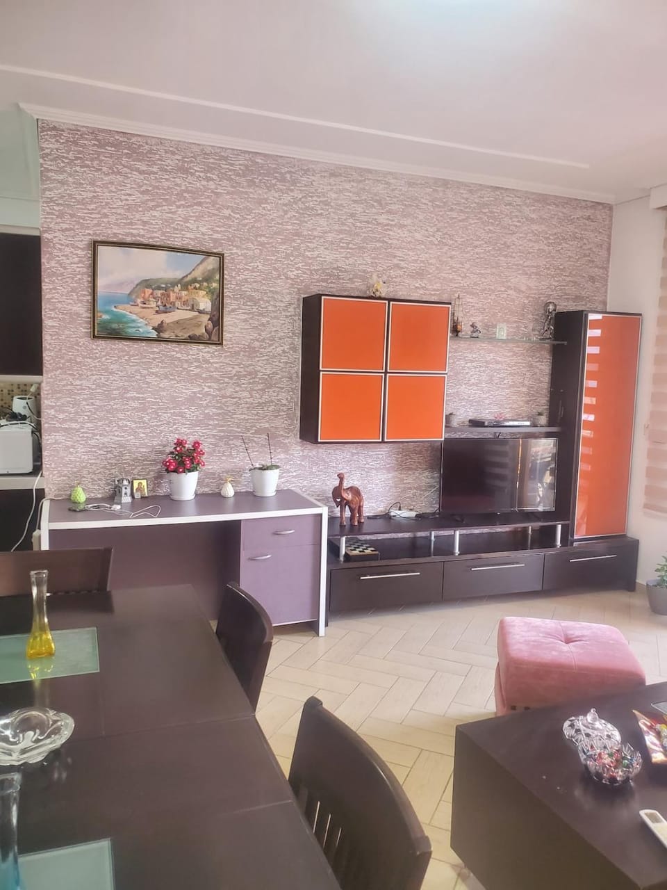 Living room, Dining area