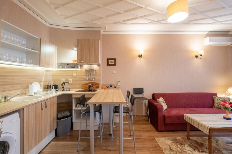 Well-Styled Bright and Cozy Escape Apartment in Sofia