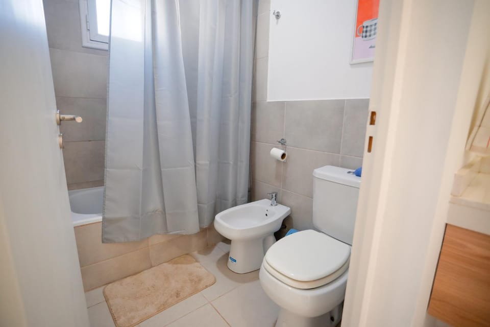 Shower, Toilet, Bathroom, Bath, bidet, towels