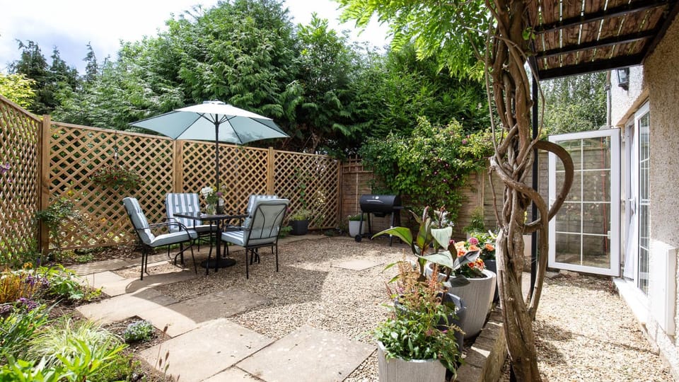 BBQ facilities, Garden, Dining area