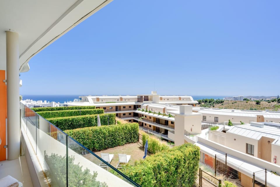 Property building, Day, Natural landscape, View (from property/room), Balcony/Terrace, City view, Sea view