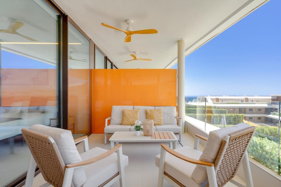 Day, View (from property/room), Balcony/Terrace, Balcony/Terrace, Living room, Seating area, Dining area