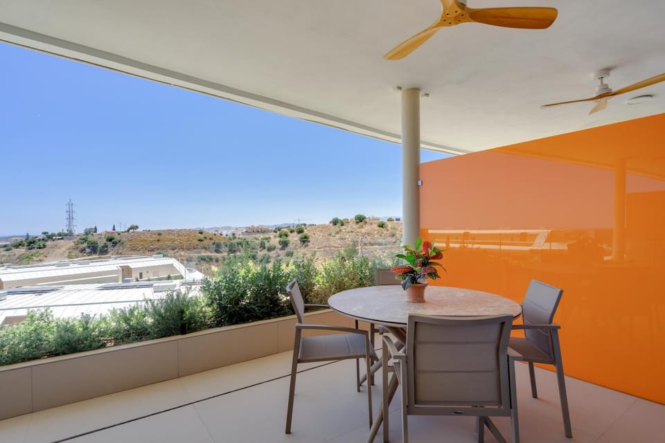 Day, View (from property/room), Balcony/Terrace, Living room, Dining area