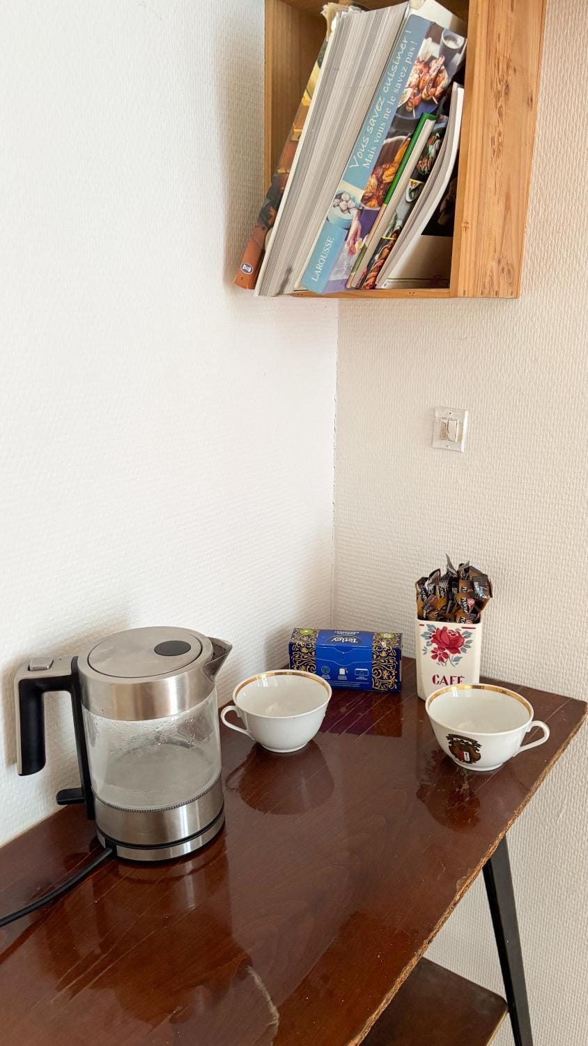 Cozy guest room in a cat house Vacation rental in Aubervilliers