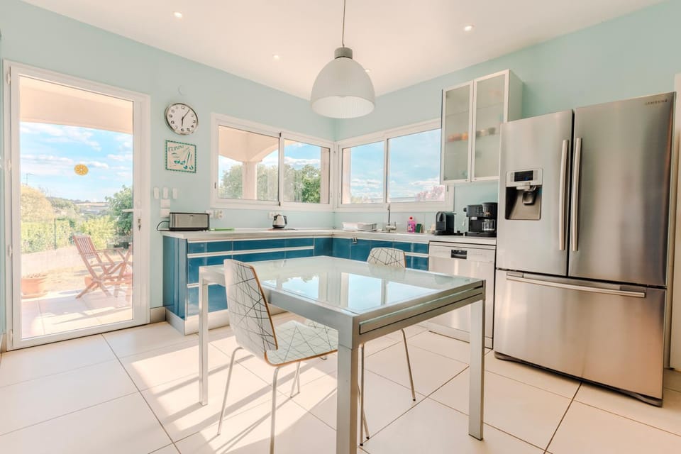dishwasher, stove, toaster, kitchen