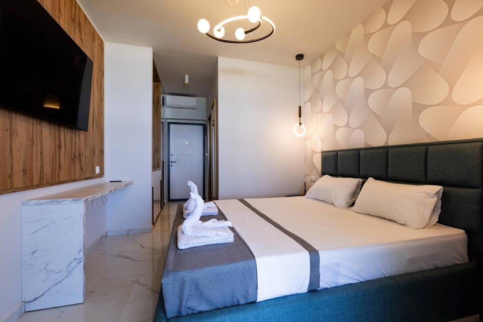 TV and multimedia, Photo of the whole room, Bedroom