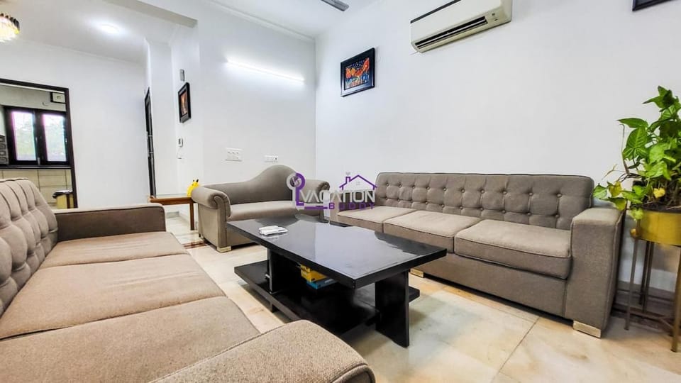 VacationBuddy 2BHK Comfy Home in PitamPura Apartment in Delhi