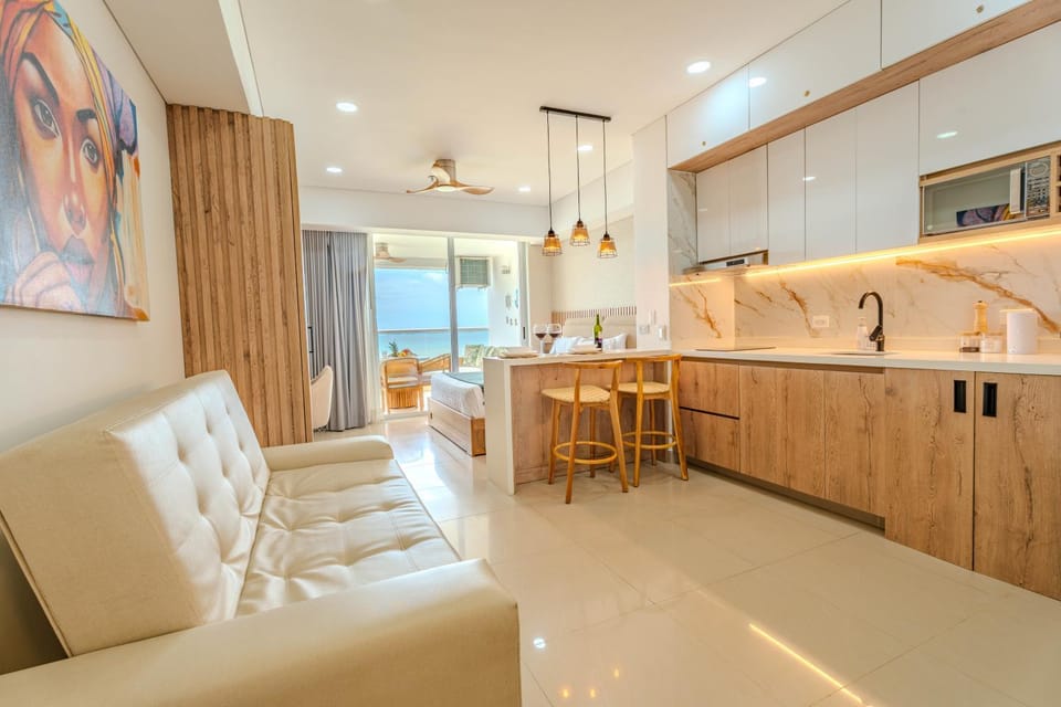 Bathroom, TV and multimedia, Balcony/Terrace, Kitchen or kitchenette, Seating area, Dining area, Sea view, microwave, minibar, towels, wardrobe, washing machine, air conditioner