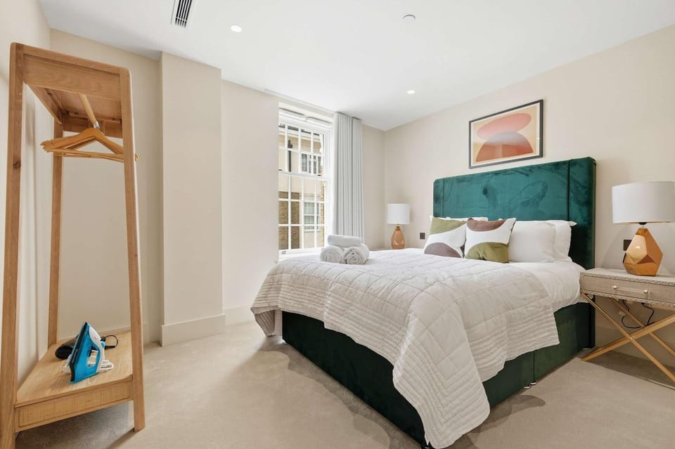 Cheyne Oak l A Luxury Chelsea retreat Apartment in London