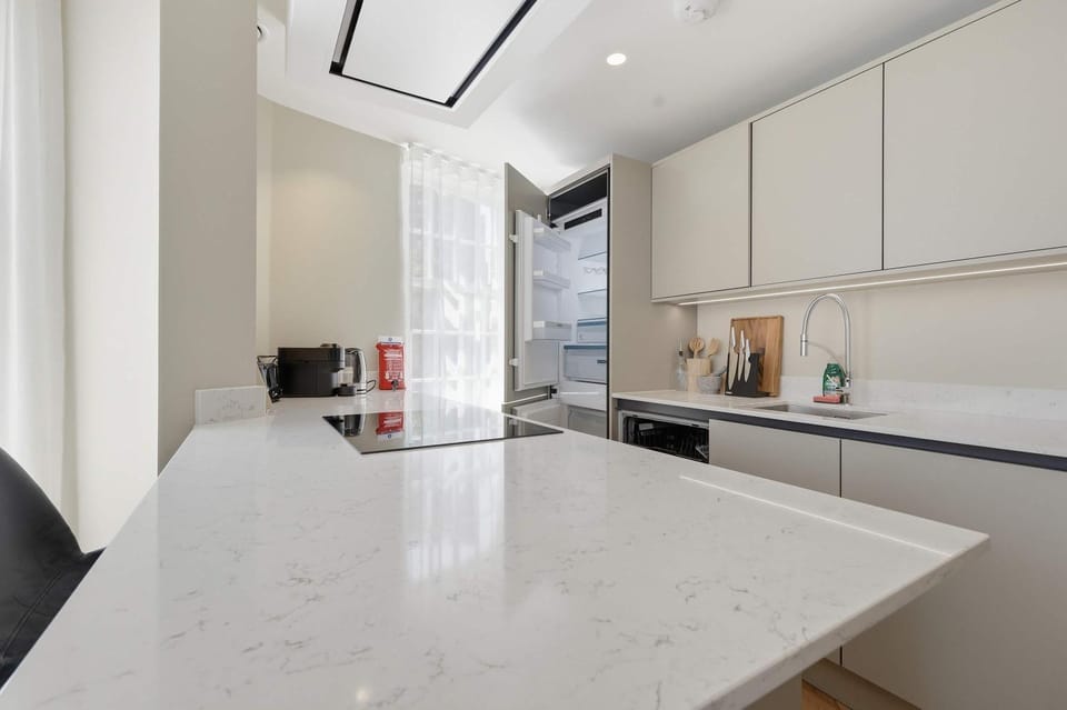 Cheyne Cedar l Luxury Chelsea retreat With River Views Apartment in London