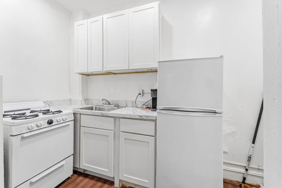 Spacious Washington Heights Studio Near Transit Apartment in Washington Heights