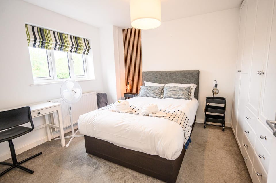 Bed, Photo of the whole room, Bedroom