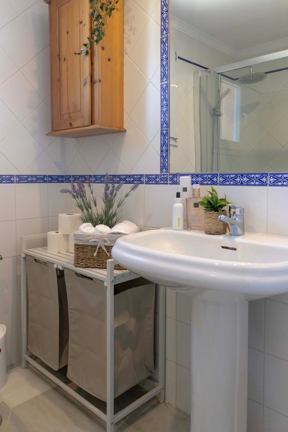 Bathroom, Living room