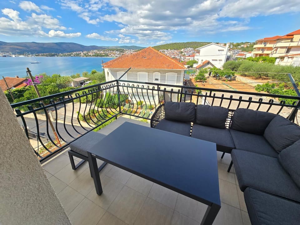 Lux Adriatica Apartment in Okrug Gornji