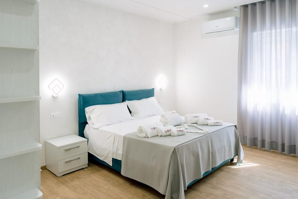 Bed, Bedroom, towels, air conditioner