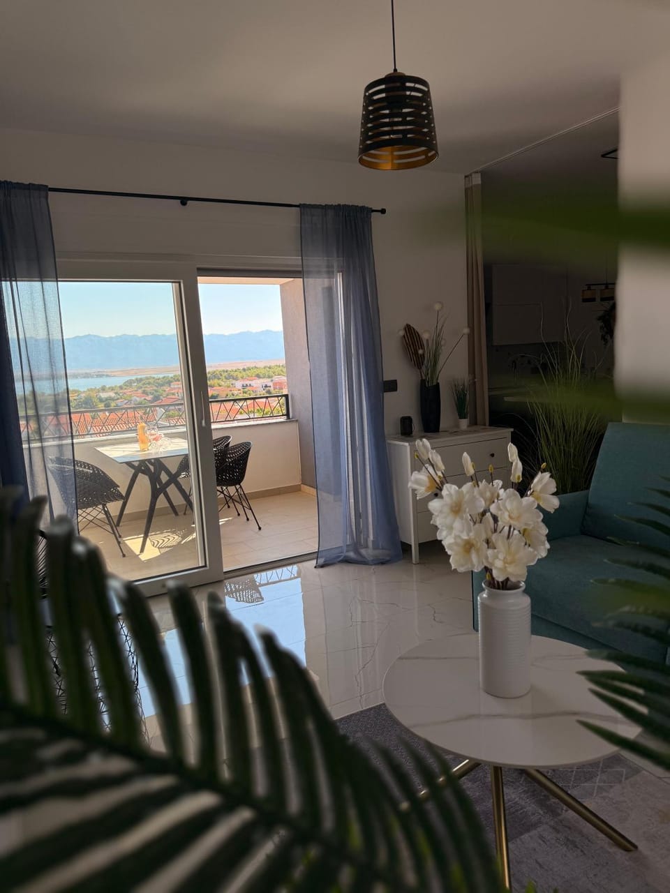 View (from property/room), Balcony/Terrace, Living room, Seating area, Sea view