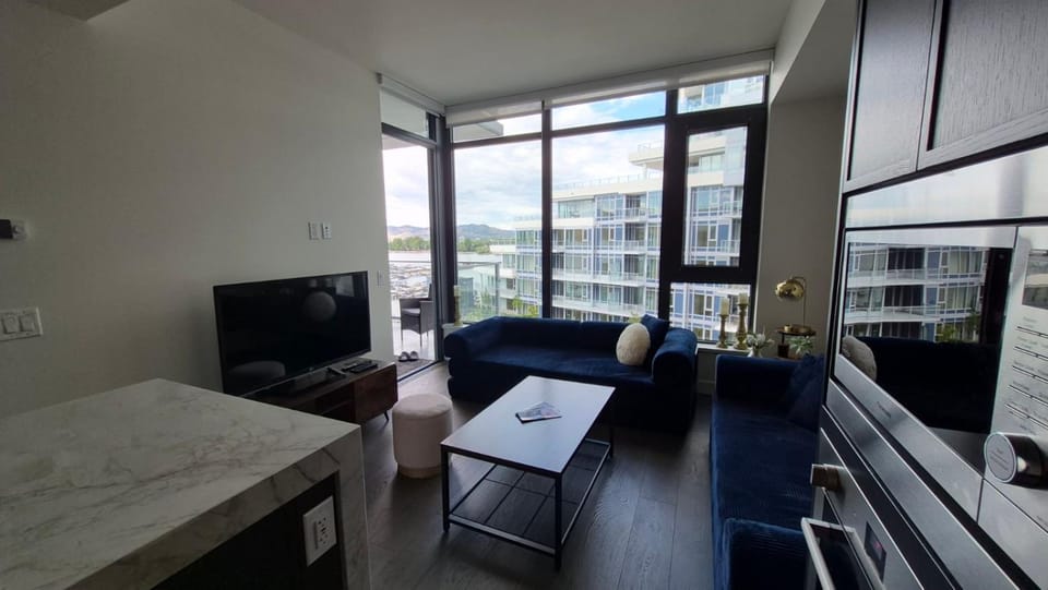 Kelowna Aqua Waterfront Rental Apartment in Kelowna