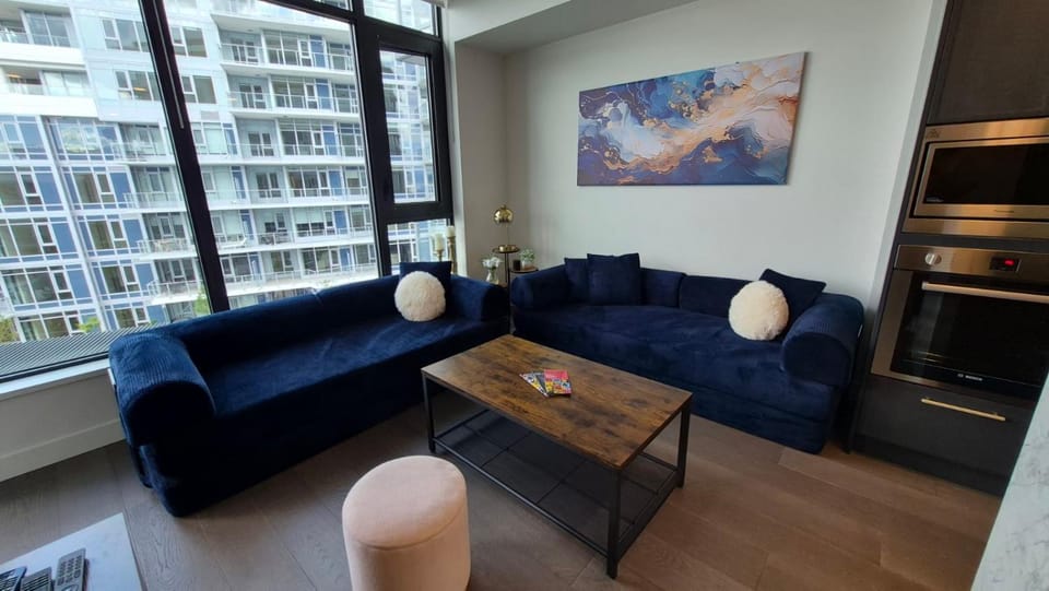 Kelowna Aqua Waterfront Rental Apartment in Kelowna