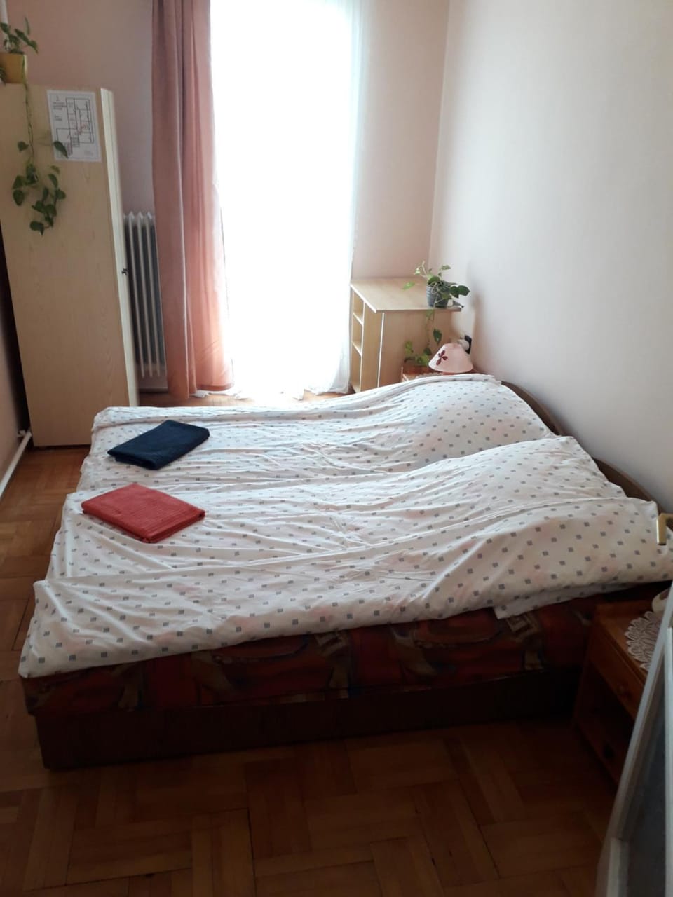 Bed, Photo of the whole room, Bedroom, internet, towels
