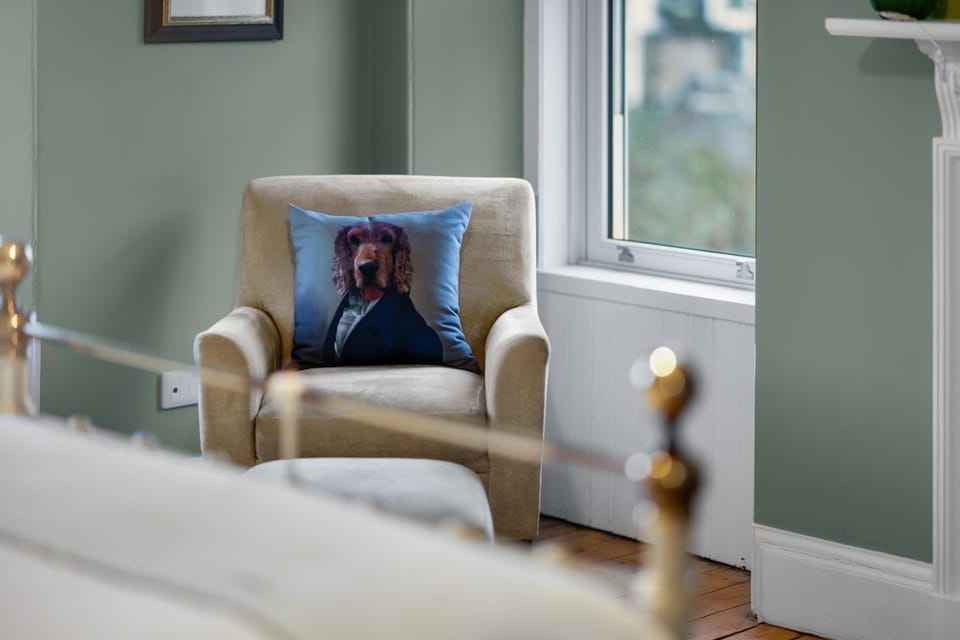 Seating area, Bedroom