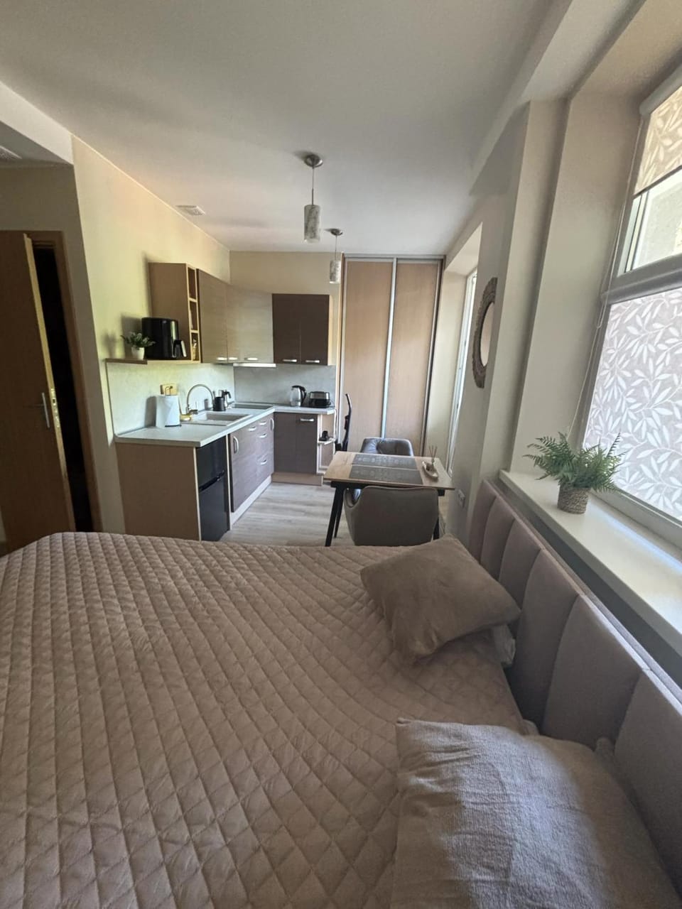 Kitchen or kitchenette, Dining area, kitchen