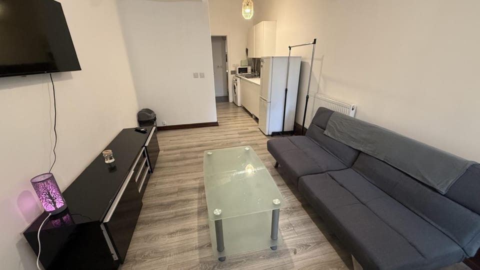 4 Person 10-Minute City Escape Apartment near Hampden Park Stadium Apartment in Glasgow