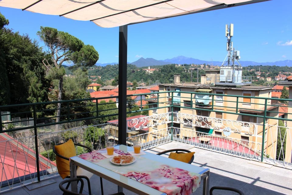 Glycine House Apartment in Varese