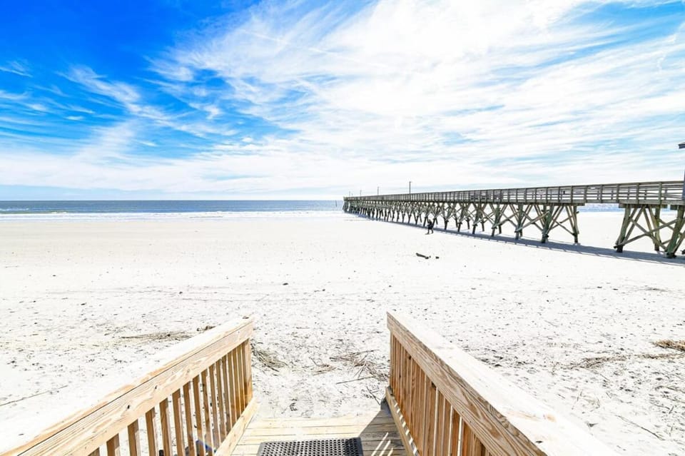 Surf Shack at Sea Cabin w Pool Cabin in North Myrtle Beach
