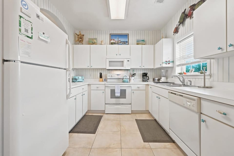 Dew Drop Inn Resort Villa with Massive Pool Oasis House in North Myrtle Beach