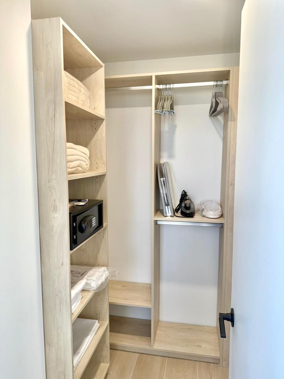 District 2302 Modern 1 Master Bedroom Apartment in Miami