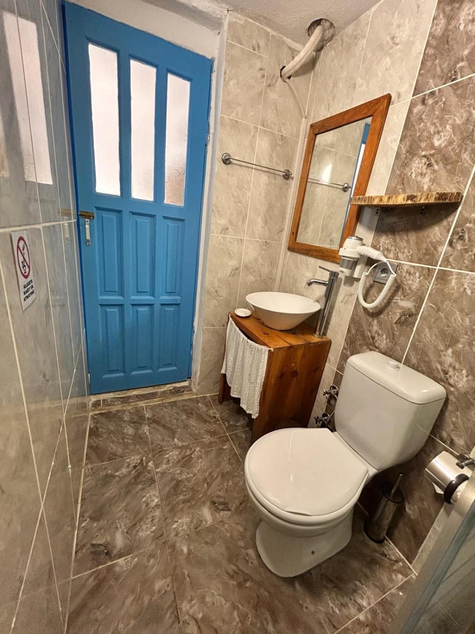 Toilet, Bathroom, towels