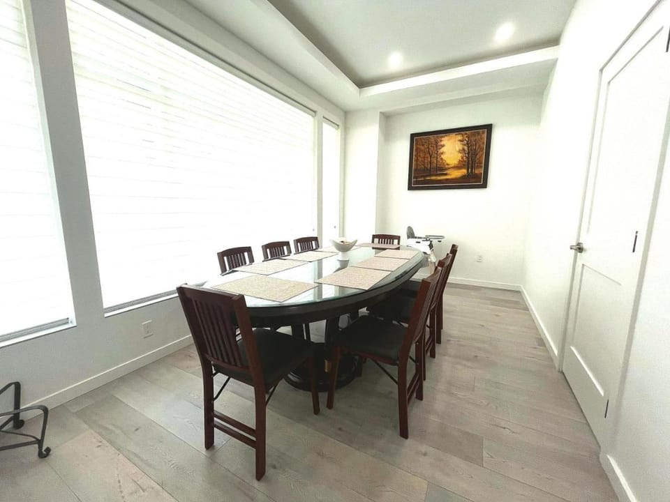 Modern 6BR Home - Ideal for Quiet Family Holidays House in Vancouver