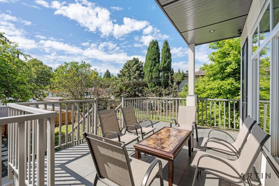 Modern 6BR Home - Ideal for Quiet Family Holidays House in Vancouver