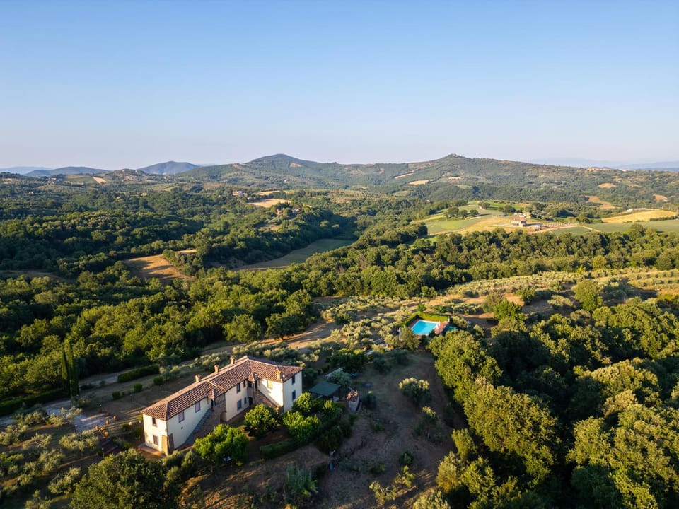 Property building, Bird's eye view, Swimming pool