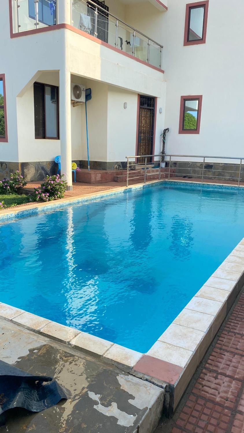 BEAUTIFUL PRIVATE LUXURY VILLA WITH SWIMMING POOL,WIFI and GARDEN Villa in Mombasa