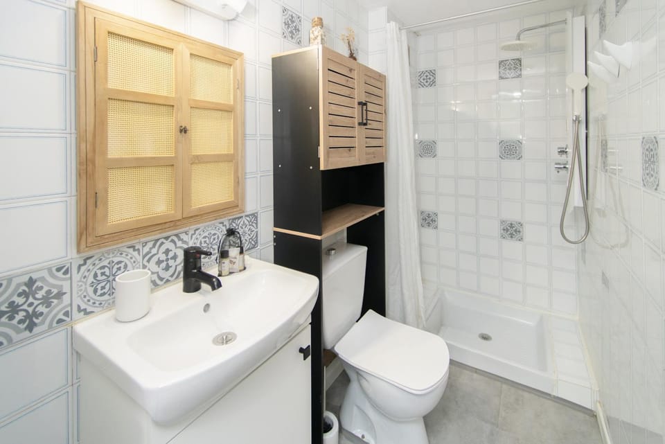 Shower, Bathroom