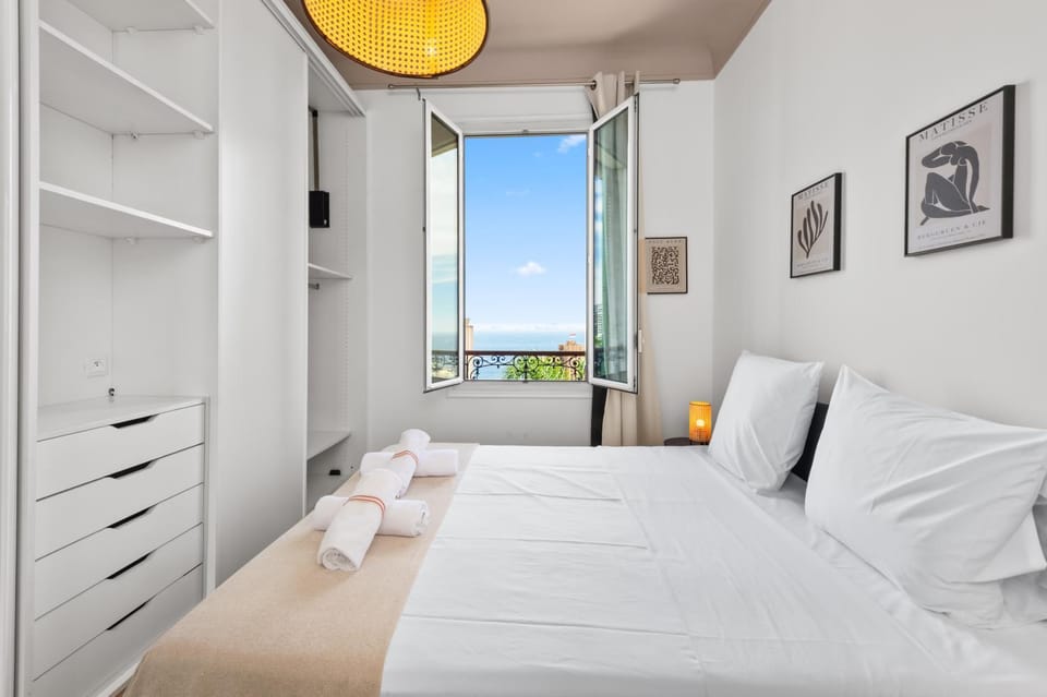 Bed, Photo of the whole room, Bedroom, towels, wardrobe
